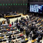 Congresso derruba vetos de Lula e retoma regras que flexibilizam repasses a municípios