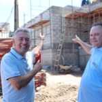 Carrinho Cidreira ao lado do governador Carlos Brandão vistoria obras em parceria no município
