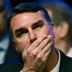 Governo Trump está ciente da saída de Flávio do Brasil e vai lhe conceder asilo, dizem aliados