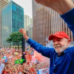 Lula conquista virada inédita no segundo turno e é reeleito para 4º mandato